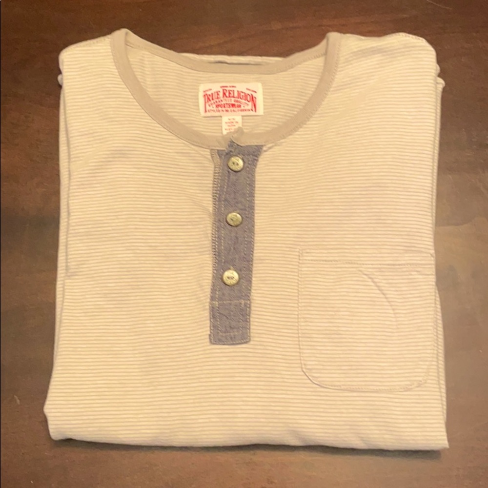 True Religion Cotton Henley. Size Medium. EUC